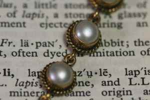 Bracelet of 14 Natural Pearls 9 Carat Gold