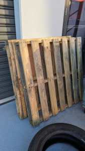 1 x Used Wood Pallets
