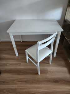 Small White dining table with 4 dining chairs - Free