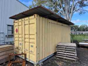 Shipping container 20foot including internal shelving 