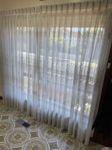 Sheer curtain