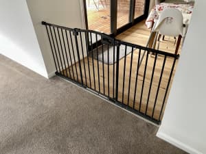 Perma Child Safety Gate with 2 x 40cm Gate Extensions