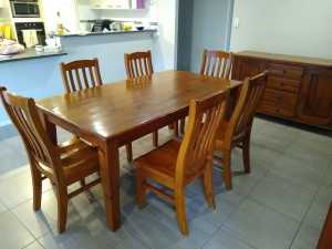 6 seater solid timber dinning table