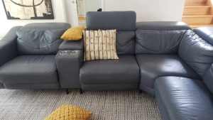 Leather lounge 4 Seater/2 recliners