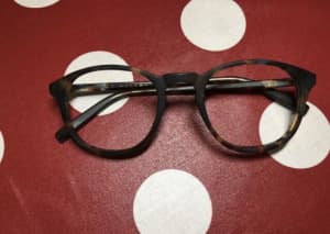 2 pair of the hand made frame excellent condition