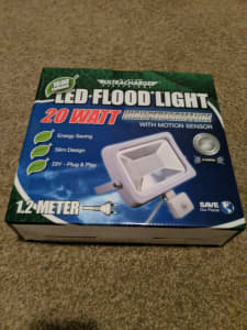 LED flood light with motion sensor