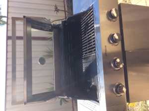 Alfresco 4 burner Barbeque with cover very good condition