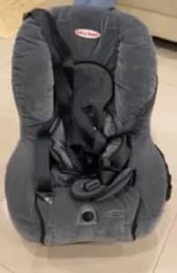 baby/child car seat- Britax Safe n Sound - reverse & forward facing