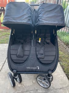 Baby Jogger City Tour2 Double Stroller Pitch Black