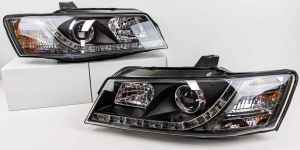 (BRAND NEW) Black DRL LED Projector Headlights VZ Commodore