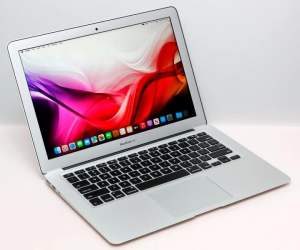 Apple MacBook Air 13 2017 A1466 1.8GHz i5 8GB 128GB