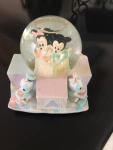 Disney Mickey & Minnie Nursery Music box snow globe