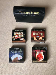 MAGIC KITS -The Theatre Shop magic kits x 4- Florida Uni Studios