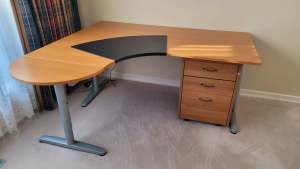 A set of curved office desk, drawers cabinet $90 pick up