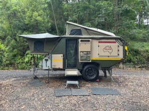 Conqueror UEV 490 off-road camper trailer