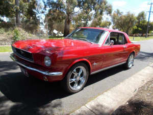 Ford Mustang 1966 coupe, 289W, 5 speed manual, A/C, power disc brake.