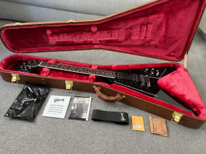 Gibson Flying V 70s - Ebony - European/US Exclusive - NEW and UNPLAYED