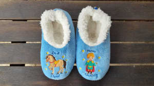 So cute! SLUMBIES Childrens Slippers - Size medium, as new