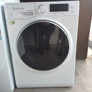 ARISTON 10KG Front Loader Washing Machine APPROX 2 YO