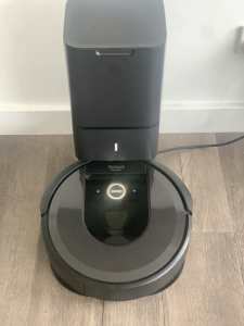 iRobot Roomba i7 vacuum 