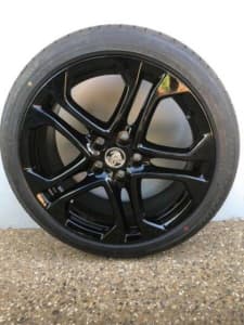 VF 2 Redline Wheel Rim (new) and Bridgestone Tyre (new)