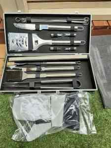 Barbeque grill set - brand new