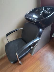 Salon basin and chair 