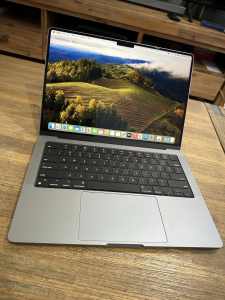 MacBook Pro 14” 2021 ONLY 7 MONTHS OLD (M1 PRO/16GB/1TB)
