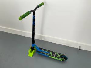 MADD Gear Carve Elite scooter