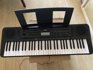 Yamaha PSR-E273 61 Note Portable Keyboard