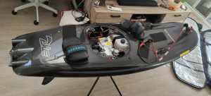 DLE Jetsurf Full Carbon surfboard 106cc , 50kmh, 8 kw - as new-