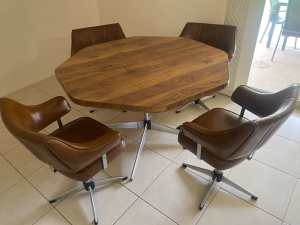Retro table and 6 chairs