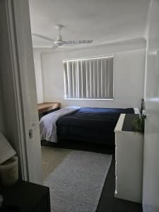 Furnished room for rent in Mango Hill
