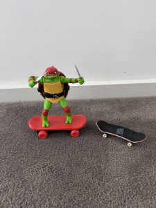 Teenage Mutant Ninga Turtles Raphael & finger skateboard