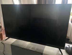 Kogan Smart TV 112cm