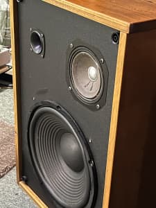 Custom built 3 Way loudspeakers with JVC internals Great sound