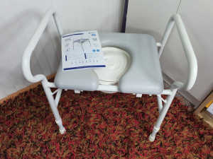 Aspire Adjustable Maxi Over Toilet Aid Bariatric 310kg Weight Limit. 