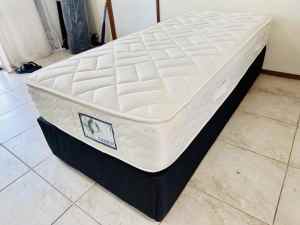 Very nice and comfy single ensemble ( base and mattress) can deliver