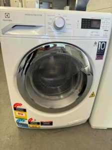 ELECTROLUX 7.5/4.5 KGS WASHER DRYER COMBO .