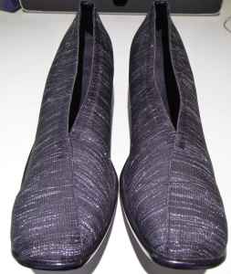 Women’s Stretch Shoes, Black/Silver, S9, BN, pickup Sth Guildford