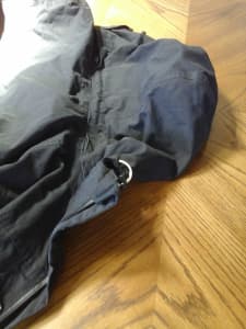 Mens XXL black sports jacket, 4 zip pockets, long sleeve, cold use