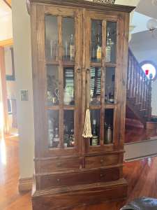 Timber cabinet