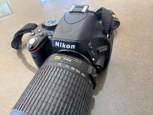 Camera Nikon D5100 SLR