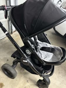 Icandy peach 3 pram with accessories 
