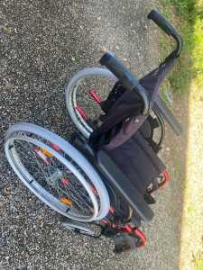 Wheel chair (Red)