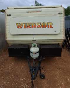 WINDSOR POP TOP CARAVAN WITH PULL OUT AWNING AND FULL ANNEX KING BED