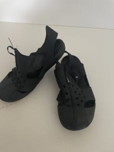 Nike unisex black stingray waterproof sandals 
