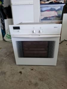 Bosch White electric oven