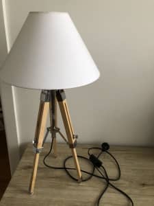 Tripod Table Lamp with Extendable Wooden Legs