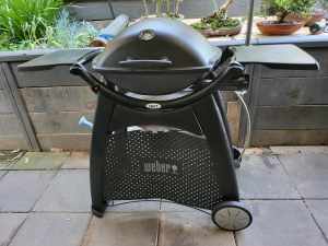 Weber Q 2200 Premium high dome lid with bottle and cover. 